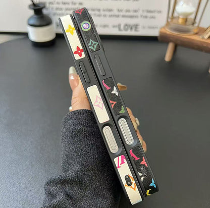 スマホケース  高級感全面花スマホケース  ダブルV  耐衝撃・防振性能に優れ、高級感あふれるスマホケースで、 iPhone13~16 に対応