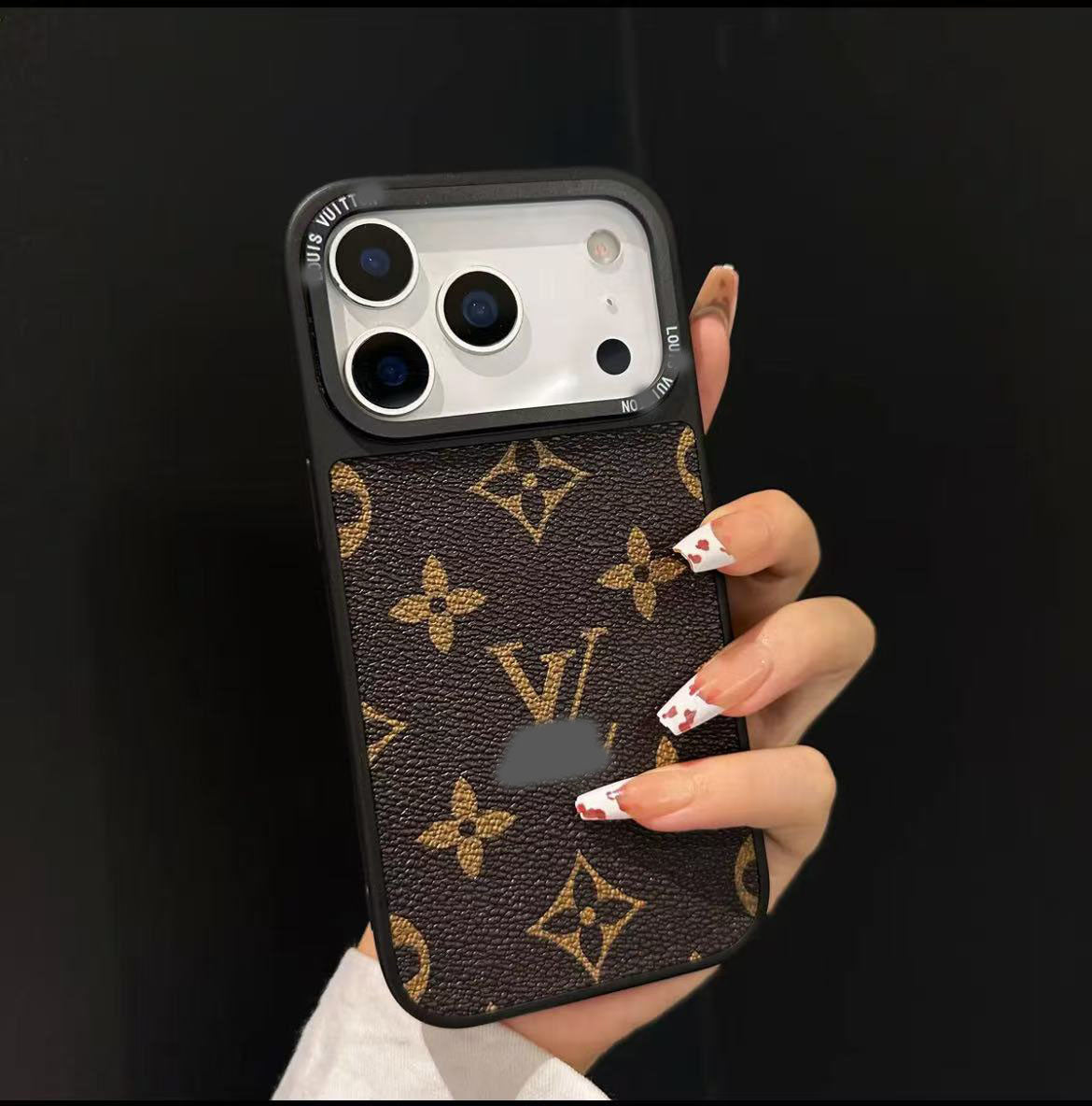 スマホケース  高級感レザー製スマホケース  ダブルV  耐衝撃・防振性能に優れ、高級感あふれるスマホケースで、 iPhone12~17 に対応