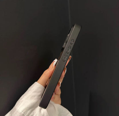 スマホケース  高級感レザー製スマホケース  ダブルV  耐衝撃・防振性能に優れ、高級感あふれるスマホケースで、 iPhone12~17 に対応