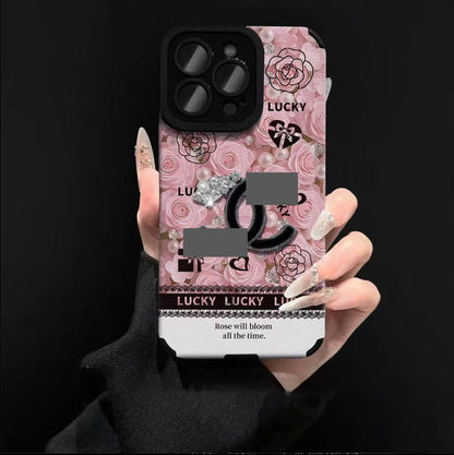 スマホケース  高級感ブレスレットを付き  ダブルC  耐衝撃・防振性能に優れ、高級感あふれるスマホケースで、iPhone11~17 に対応