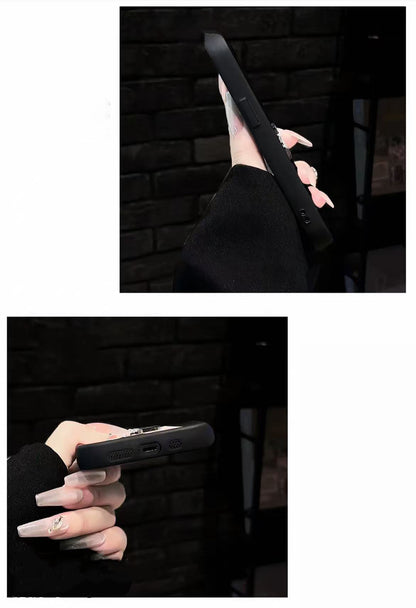 スマホケース  高級感ブレスレットを付き  ダブルC  耐衝撃・防振性能に優れ、高級感あふれるスマホケースで、iPhone11~17 に対応