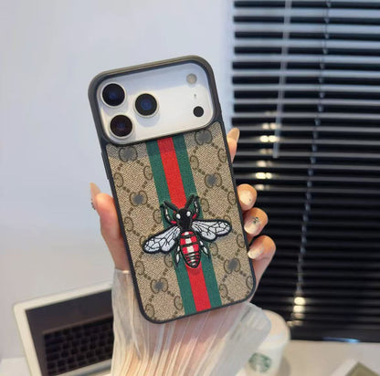 スマホケース  高級感刺繍柄スマホケース  ダブルG  耐衝撃・防振性能に優れ、高級感あふれるスマホケースで、iPhone12~17 に対応