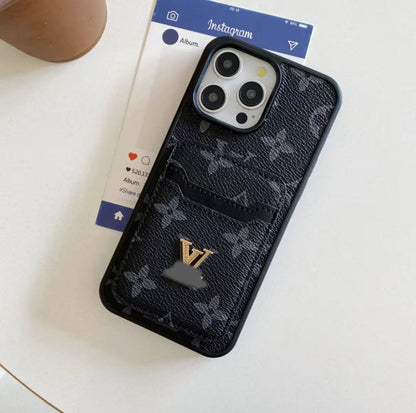 スマホケース  高級感カードポケット付きスマホケース  ダブルV  耐衝撃・防振性能に優れ、高級感あふれるスマホケースで、iPhone12~16 に対応