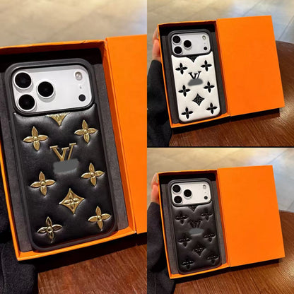 スマホケース  高級感レザーエンボス柄スマホケース  ダブルV  耐衝撃・防振性能に優れ、高級感あふれるスマホケースで、iPhone13~17 に対応