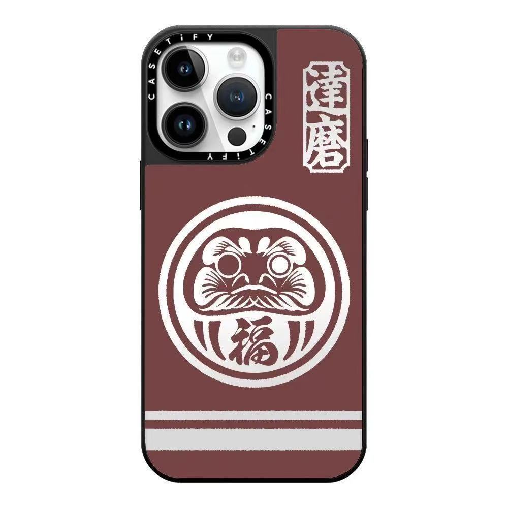 スマホケース  だるま＆招き猫柄スマホケース！ 縁起物のコンビで幸運を招き  耐衝撃・防振性能に優れ、高級感あふれるスマホケースで、iPhone12~16 に対応