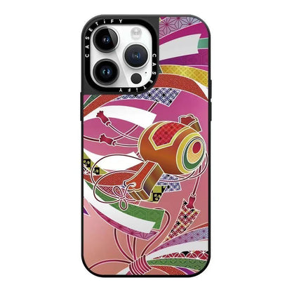 スマホケース  だるま＆招き猫柄スマホケース！ 縁起物のコンビで幸運を招き  耐衝撃・防振性能に優れ、高級感あふれるスマホケースで、iPhone12~16 に対応