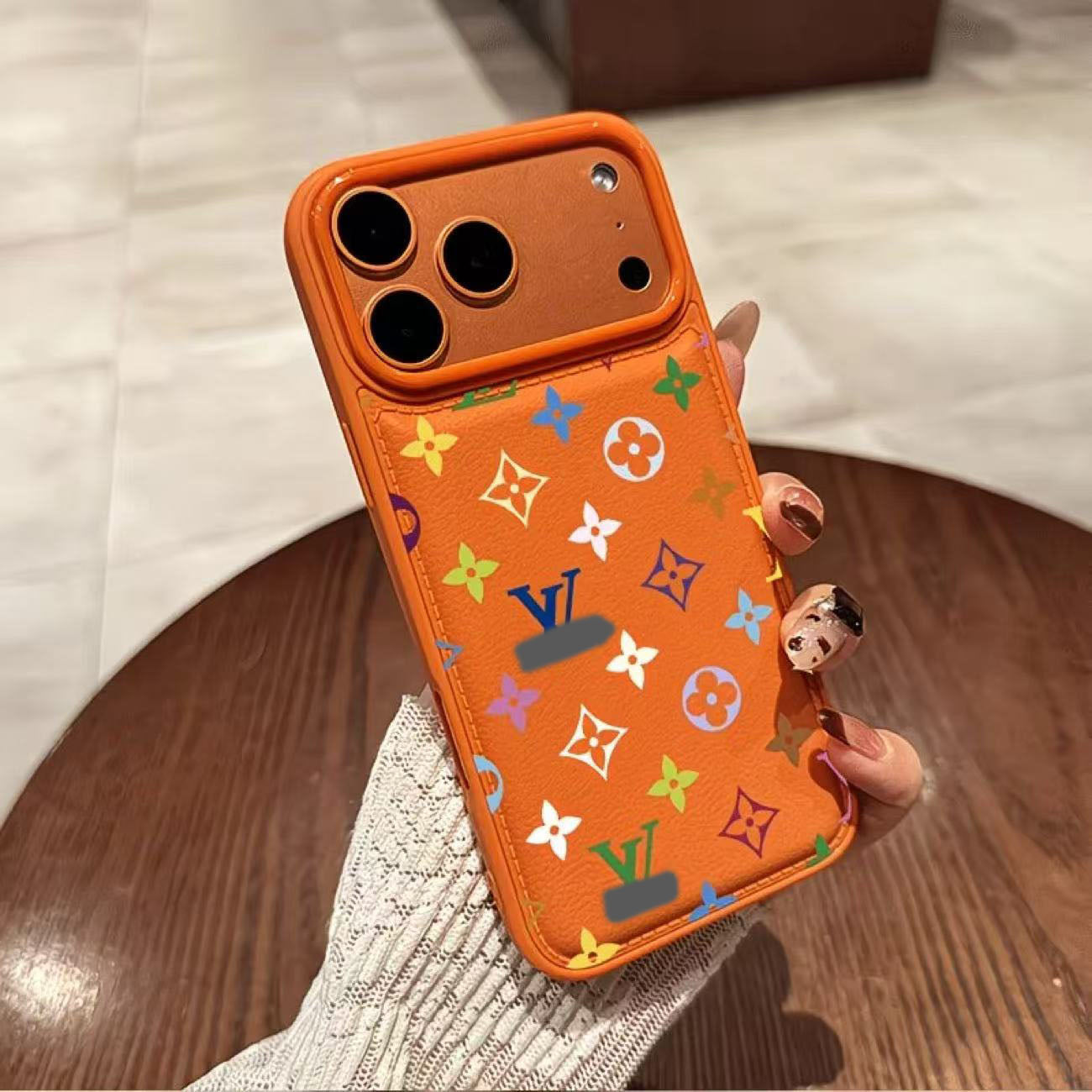 スマホケース  高級感擬似レザー柄スマホケース  ダブルV  耐衝撃・防振性能に優れ、高級感あふれるスマホケースで、iPhone12~17 に対応