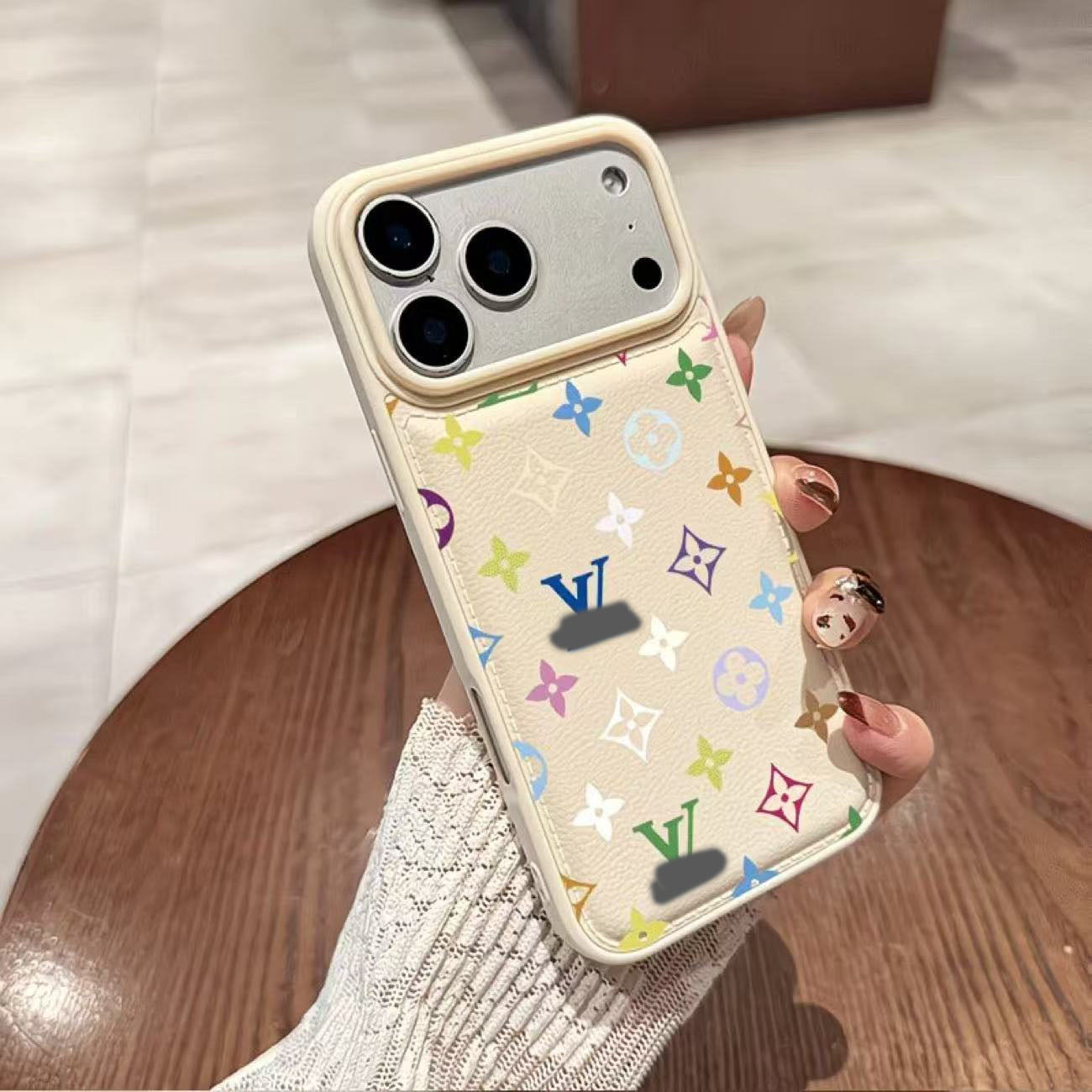 スマホケース  高級感擬似レザー柄スマホケース  ダブルV  耐衝撃・防振性能に優れ、高級感あふれるスマホケースで、iPhone12~17 に対応