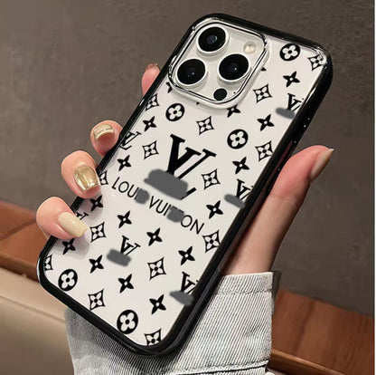 スマホケース  高級感  透明ダブルＶ 耐衝撃・防振性能に優れ、高級感あふれるスマホケースで、iPhone13~16 に対応