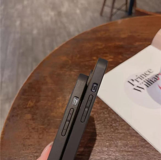 スマホケース  高級感  ダブルＶ 耐衝撃・防振性能に優れ、高級感あふれるスマホケースで、iPhone に対応