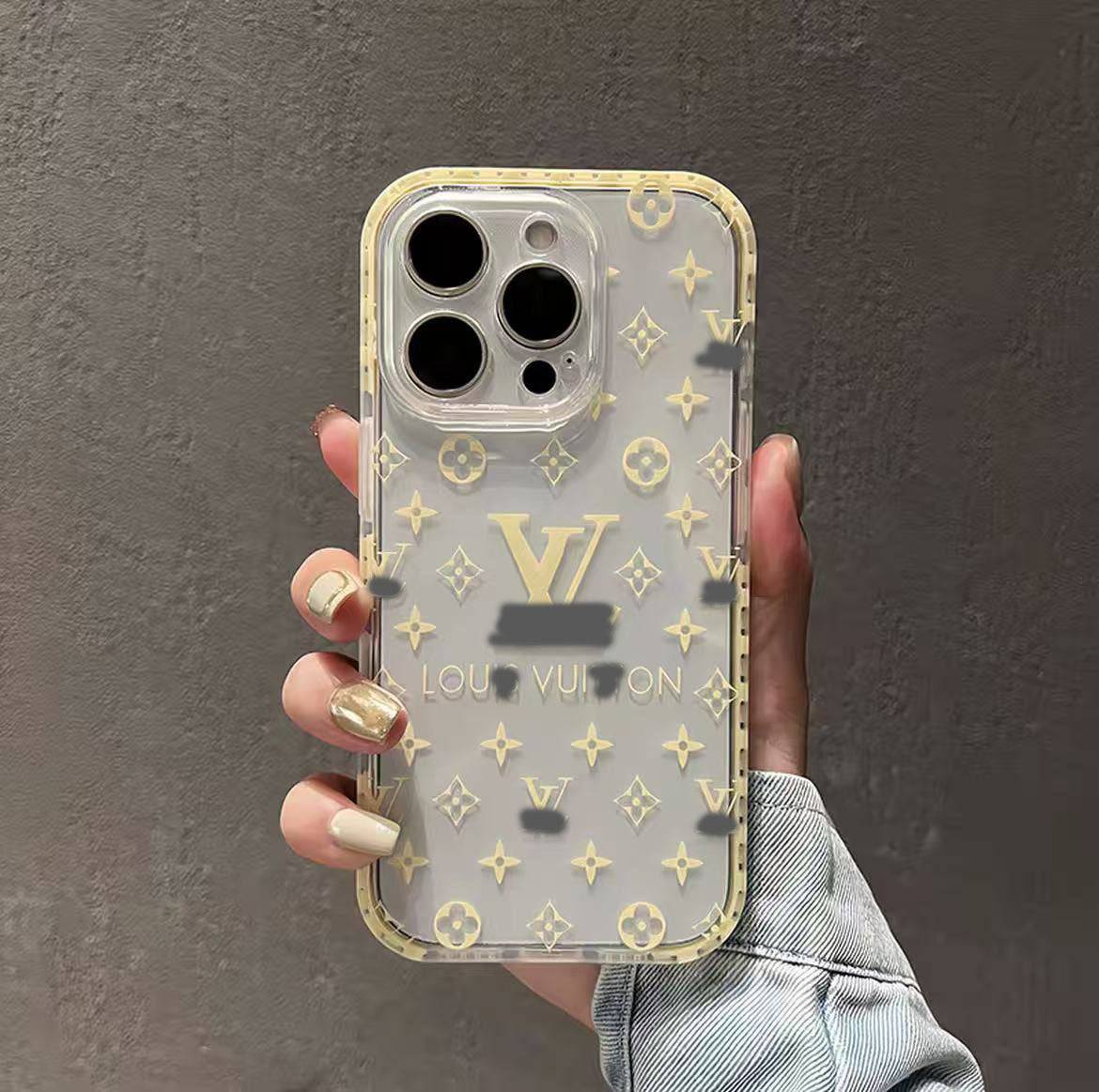 スマホケース  高級透明感 ダブルV  耐衝撃・防振性能に優れ、高級感あふれるスマホケースで、iPhone13~17 に対応