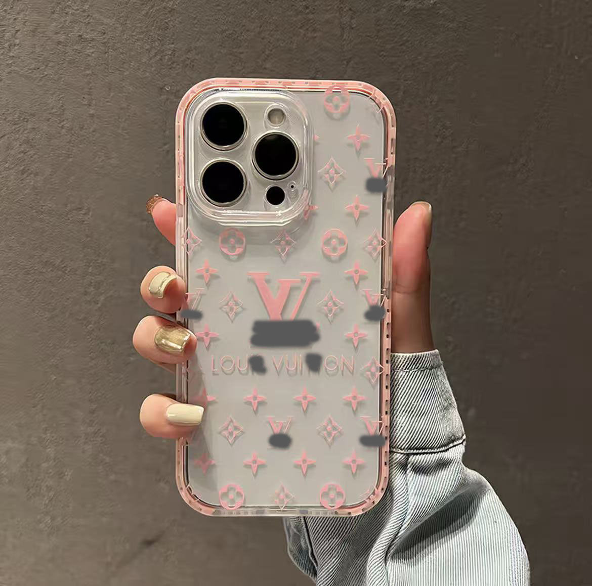 スマホケース  高級透明感 ダブルV  耐衝撃・防振性能に優れ、高級感あふれるスマホケースで、iPhone13~17 に対応