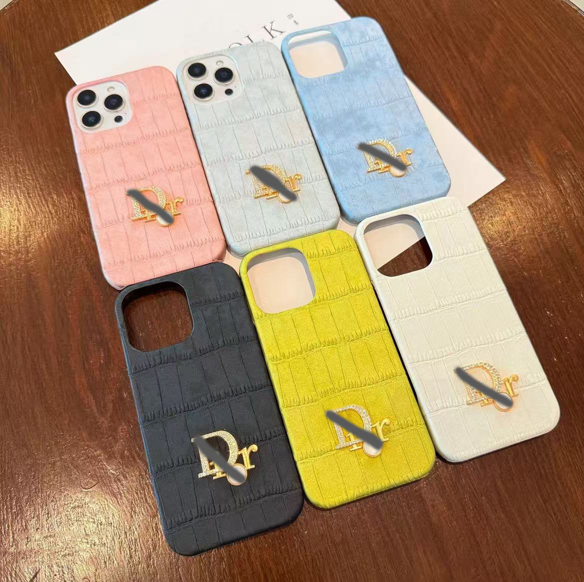 スマホケース  ベルベット高級感  ダブルDi**  耐衝撃・防振性能に優れ、高級感あふれるスマホケースで、iPhone に対応