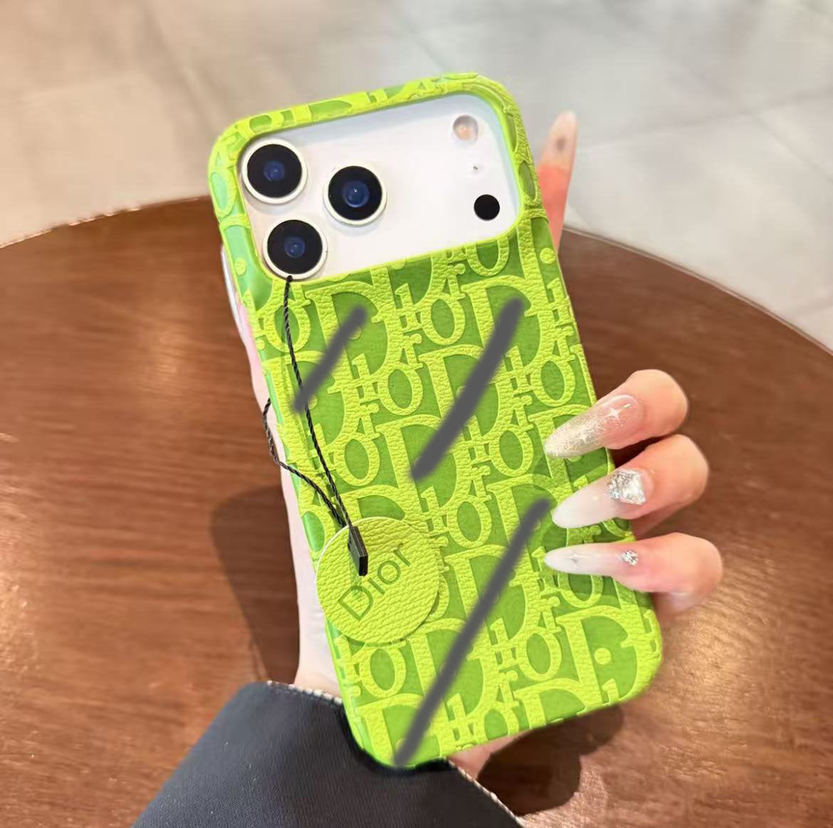 スマホケース  高級感開口式スマホケース  Di** 耐衝撃・防振性能に優れ、高級感あふれるスマホケースで、iPhone12~17 に対応