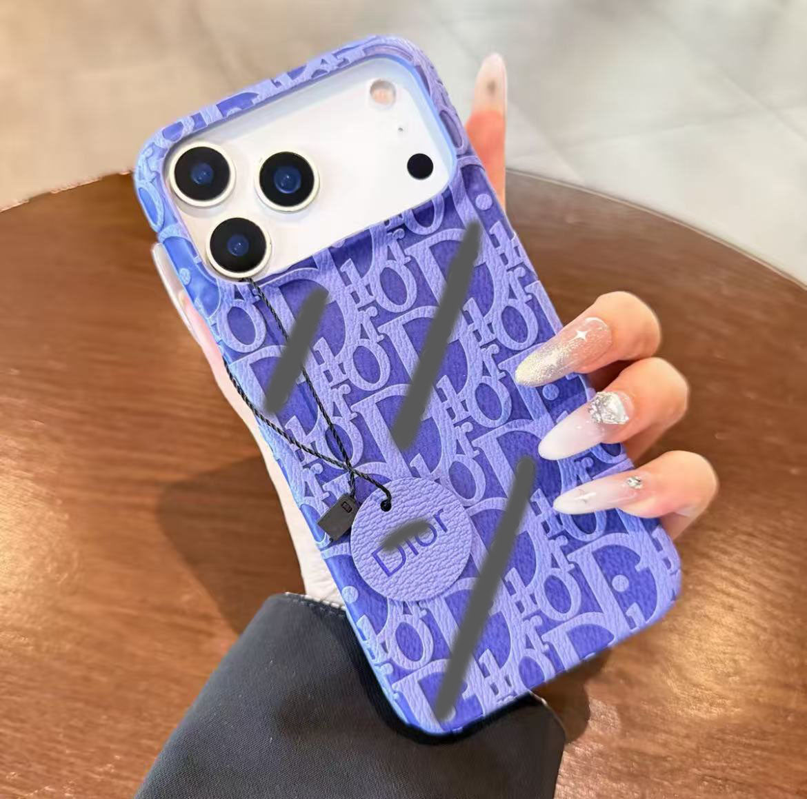 スマホケース  高級感開口式スマホケース  Di** 耐衝撃・防振性能に優れ、高級感あふれるスマホケースで、iPhone12~17 に対応