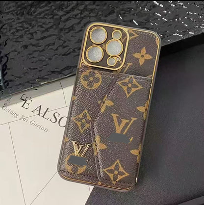 スマホケース  高級感カードポケット付きスマホケース  ダブルV  耐衝撃・防振性能に優れ、高級感あふれるスマホケースで、iPhone13~17 に対応