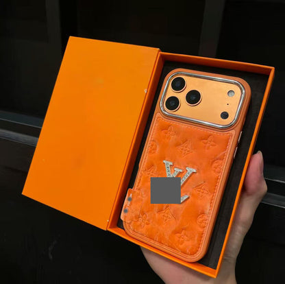 スマホケース  高級感ふわふわスマホケース  ダブルV  耐衝撃・防振性能に優れ、高級感あふれるスマホケースで、iPhone13~17 に対応