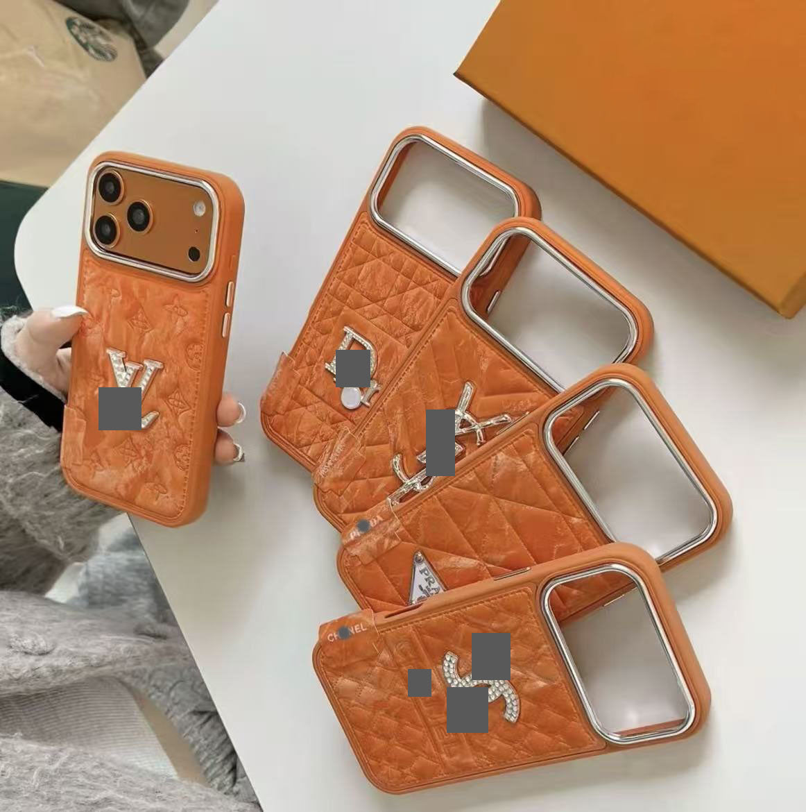 スマホケース  高級感ふわふわスマホケース  ダブルV  耐衝撃・防振性能に優れ、高級感あふれるスマホケースで、iPhone13~17 に対応