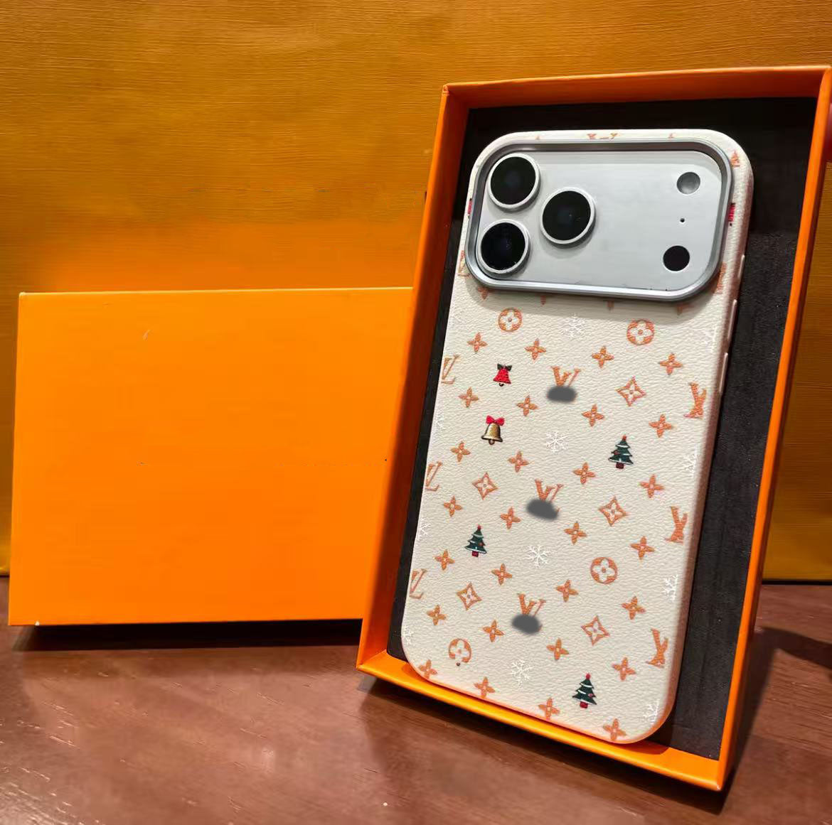 スマホケース  高級感ミニマルクリスマススマホケース  ダブルV  耐衝撃・防振性能に優れ、高級感あふれるスマホケースで、iPhone12~17 に対応