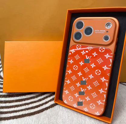 スマホケース  高級感オレンジカラーブロックスマホケース  ダブルV  耐衝撃・防振性能に優れ、高級感あふれるスマホケースで、iPhone12~17 に対応