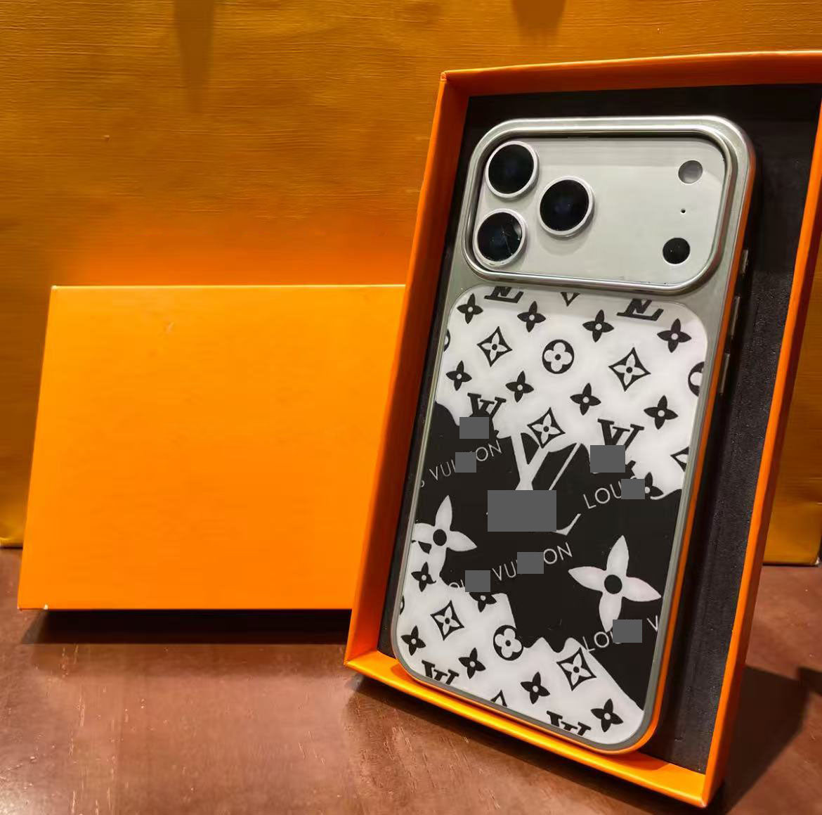 スマホケース  高級感カラーブロックスマホケース  ダブルV  耐衝撃・防振性能に優れ、高級感あふれるスマホケースで、iPhone12~17 に対応