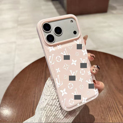 スマホケース  高級感無秩序アルファベット柄  ダブルV  耐衝撃・防振性能に優れ、高級感あふれるスマホケースで、iPhone12~17 に対応