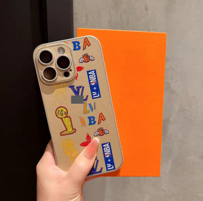 スマホケース  高級感バスケットボールファン向けスマホケース  ダブルV  耐衝撃・防振性能に優れ、高級感あふれるスマホケースで、iPhone12~16 に対応