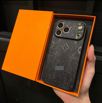 スマホケース  高級感レトロ木目柄スマホケース  ダブルV  耐衝撃・防振性能に優れ、高級感あふれるスマホケースで、iPhone13~17 に対応