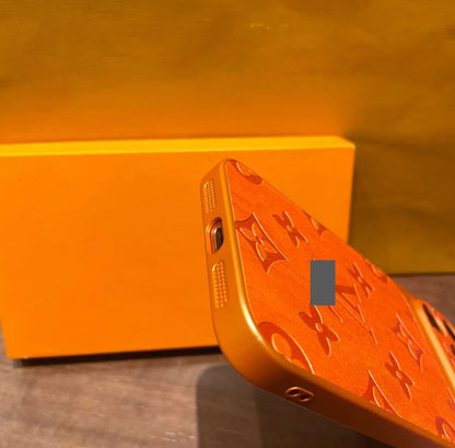 スマホケース  高級感レトロ木目柄スマホケース  ダブルV  耐衝撃・防振性能に優れ、高級感あふれるスマホケースで、iPhone13~17 に対応