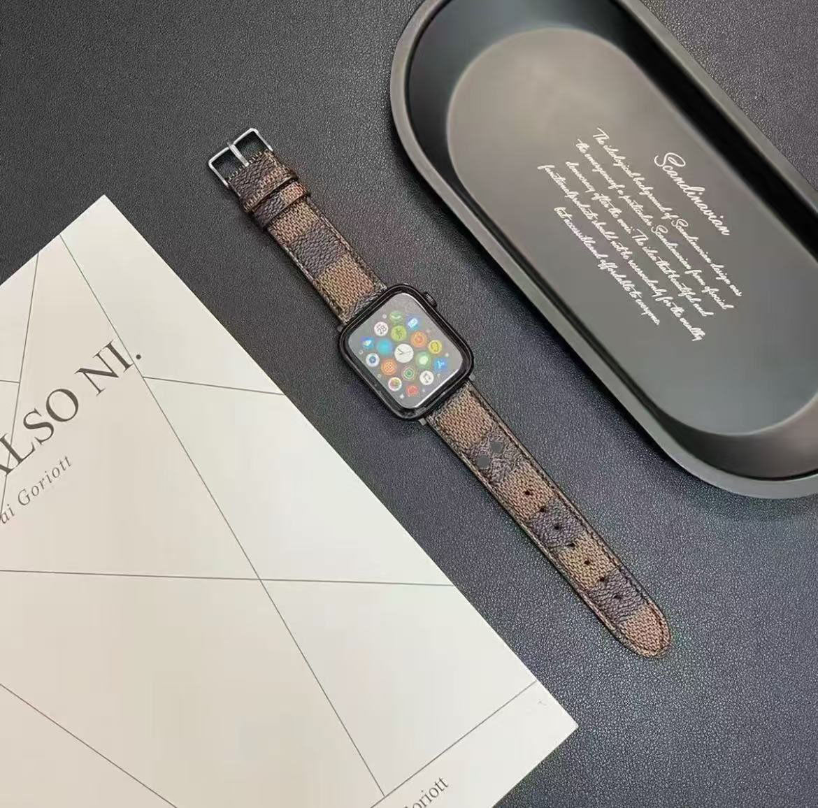 アップルウォッチストラップ  Apple Watch  ダブルV バンド　レザー リザード柄  iWatch ストラップ 38mm～49mm 対応