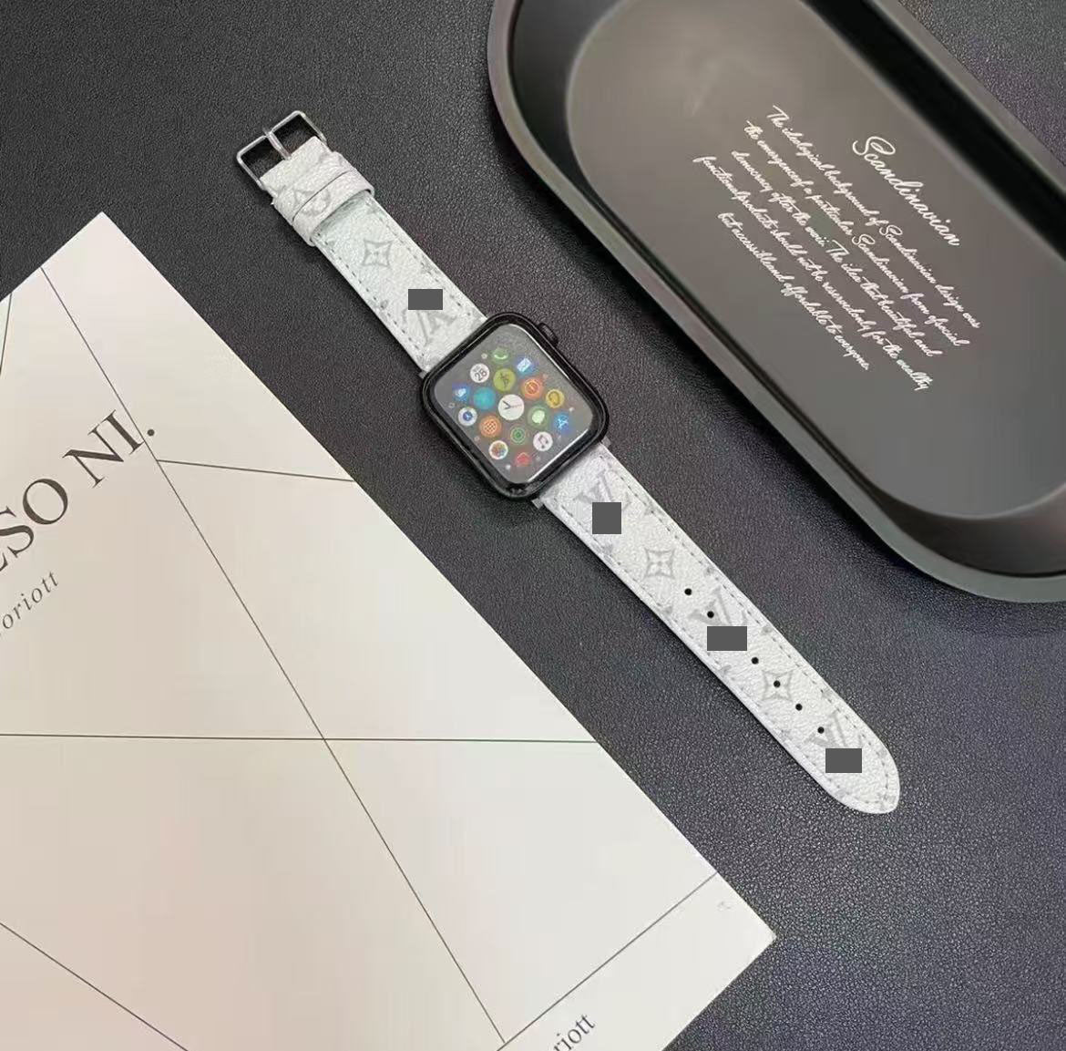 アップルウォッチストラップ  Apple Watch  ダブルV バンド　レザー リザード柄  iWatch ストラップ 38mm～49mm 対応