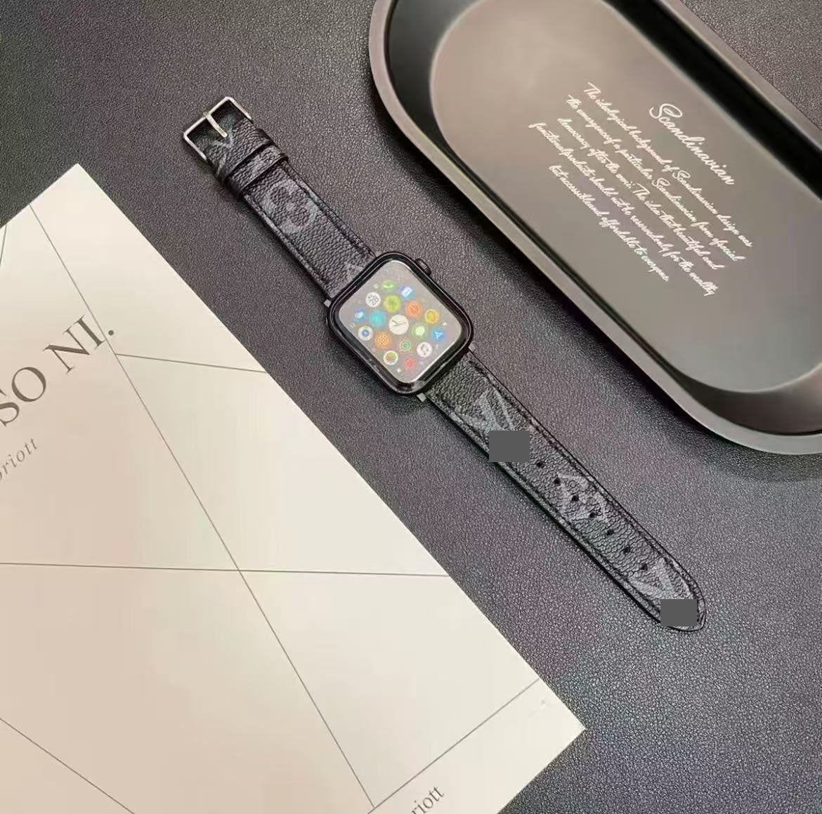 アップルウォッチストラップ  Apple Watch  ダブルV バンド　レザー リザード柄  iWatch ストラップ 38mm～49mm 対応