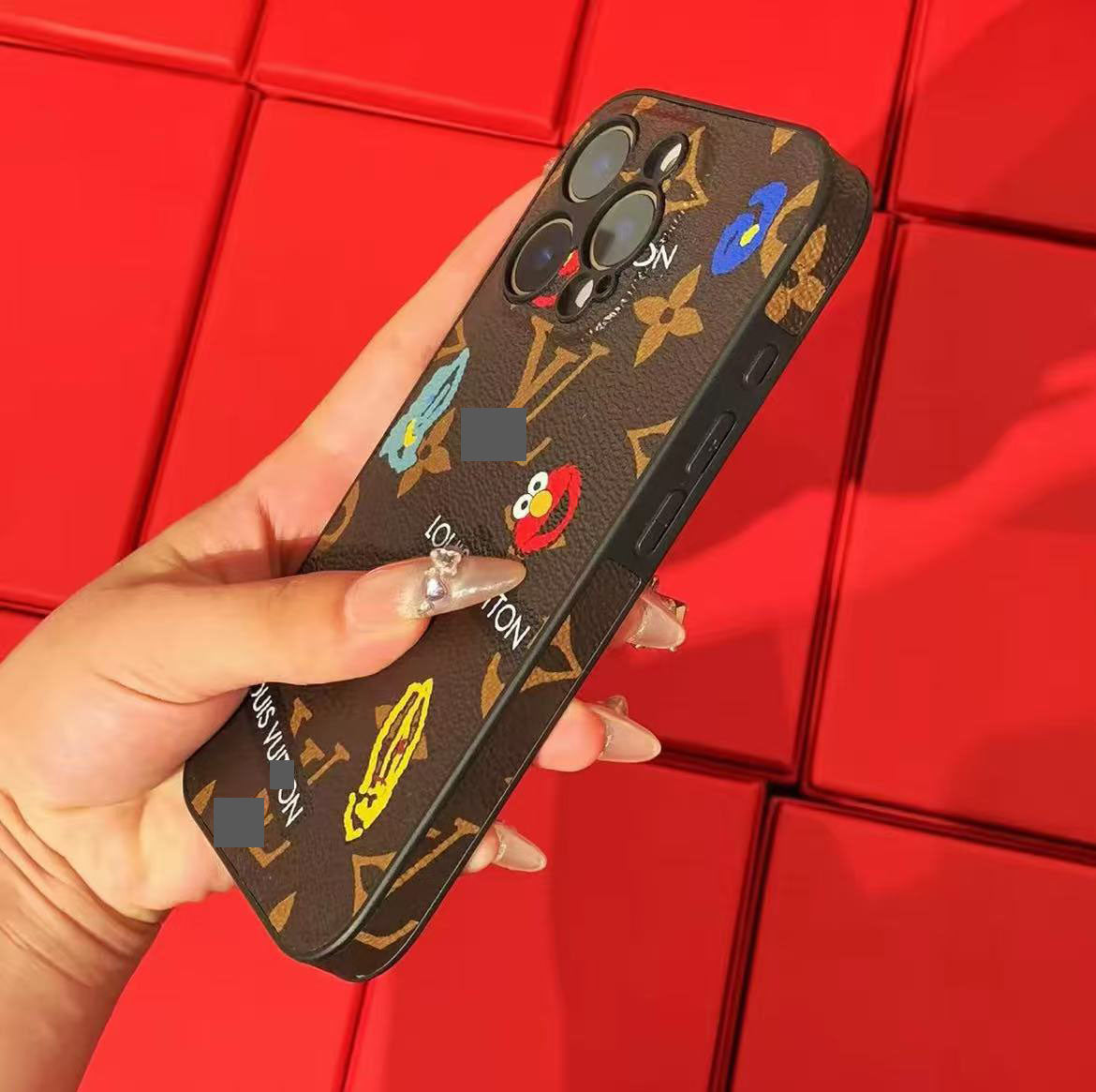 スマホケース  高級感 グラフィティ  ダブルV  耐衝撃・防振性能に優れ、高級感あふれるスマホケースで、iPhone12~17 に対応