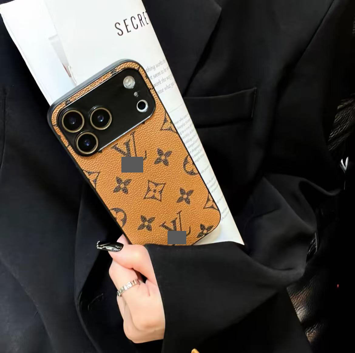 スマホケース  高級感レンズ保護付き  スマホケース  ダブルV  耐衝撃・防振性能に優れ、高級感あふれるスマホケースで、iPhone12~17 に対応