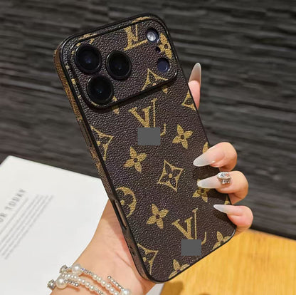 スマホケース  高級感レンズ保護付きスマホケース  ダブルV  耐衝撃・防振性能に優れ、高級感あふれるスマホケースで、iPhone12~17 に対応