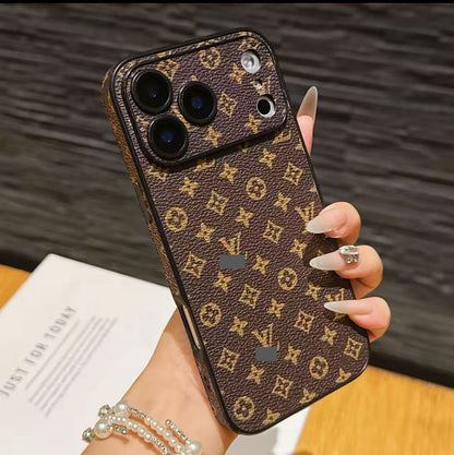 スマホケース  高級感レンズ保護付きスマホケース  ダブルV  耐衝撃・防振性能に優れ、高級感あふれるスマホケースで、iPhone12~17 に対応