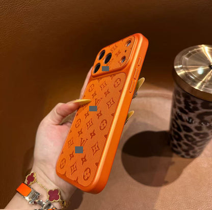 スマホケース  高級感プレス加工 スマホケース  ダブルV  耐衝撃・防振性能に優れ、高級感あふれるスマホケースで、iPhone14~17 に対応