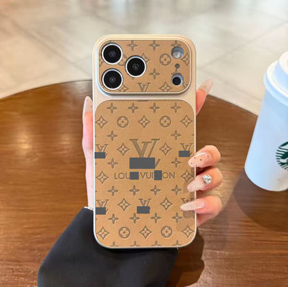 スマホケース  高級感プレス加工 スマホケース  ダブルV  耐衝撃・防振性能に優れ、高級感あふれるスマホケースで、iPhone13~17 に対応