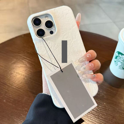 スマホケース  高級感シワ柄 スマホケース  ダブルB  耐衝撃・防振性能に優れ、高級感あふれるスマホケースで、iPhone12~17 に対応