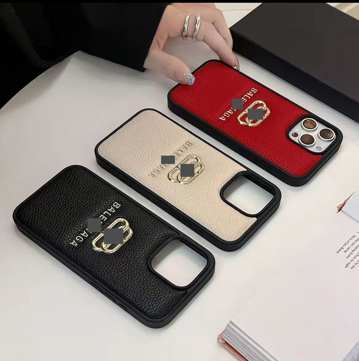 スマホケース  高級感レザー スマホケース  ダブルB  耐衝撃・防振性能に優れ、高級感あふれるスマホケースで、iPhone12~17 に対応