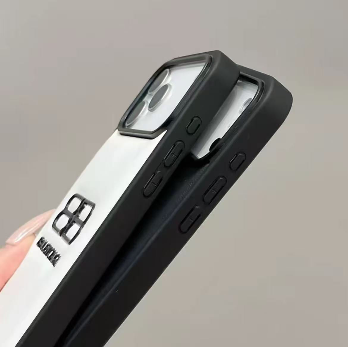 スマホケース  高級感レザー スマホケース  ダブルB  耐衝撃・防振性能に優れ、高級感あふれるスマホケースで、iPhone14~17 に対応