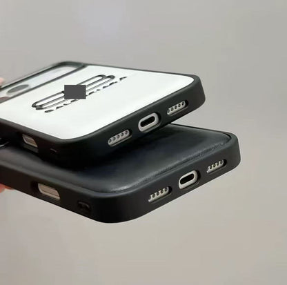 スマホケース  高級感レザー スマホケース  ダブルB  耐衝撃・防振性能に優れ、高級感あふれるスマホケースで、iPhone14~17 に対応