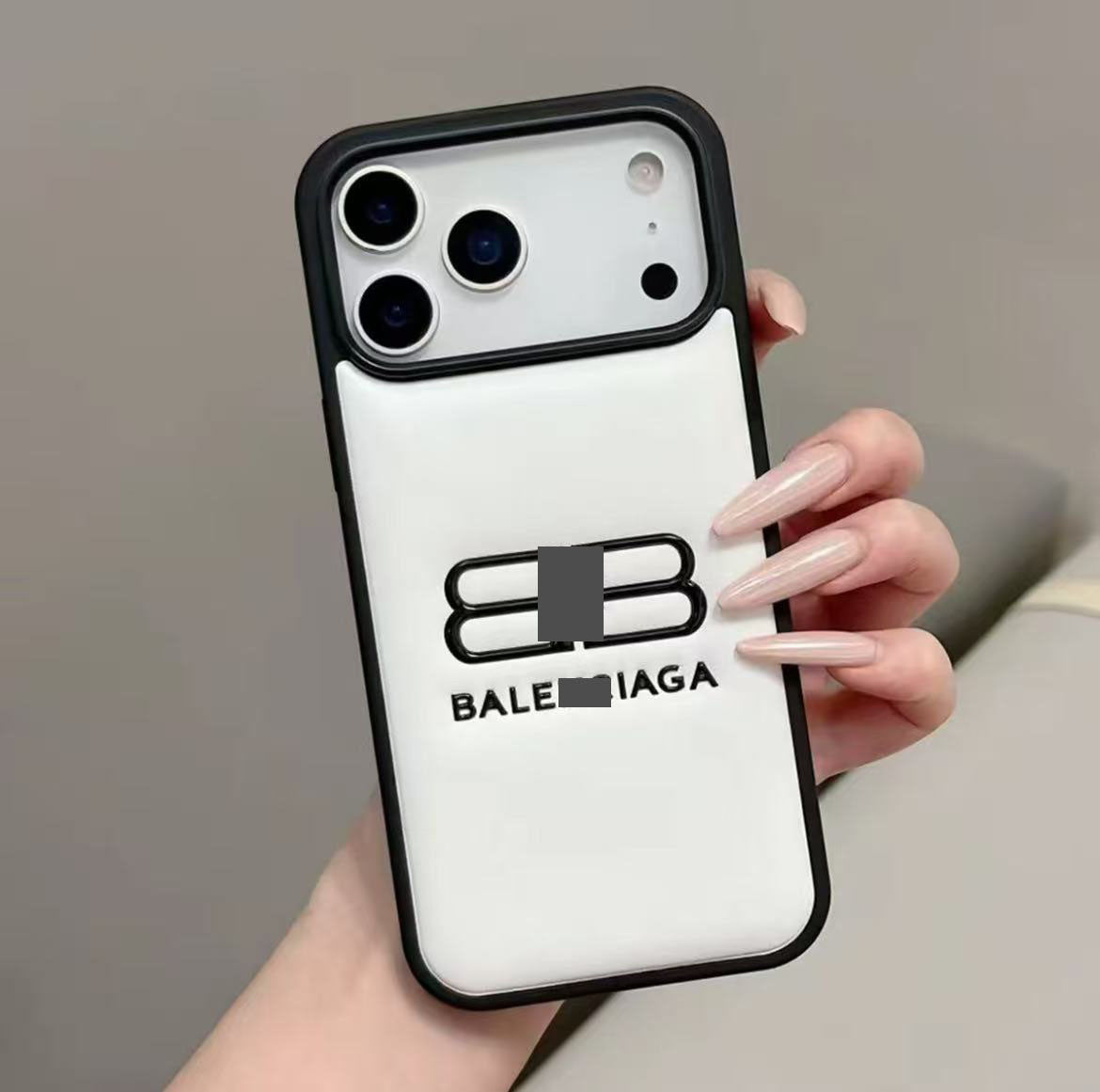 スマホケース  高級感レザー スマホケース  ダブルB  耐衝撃・防振性能に優れ、高級感あふれるスマホケースで、iPhone14~17 に対応