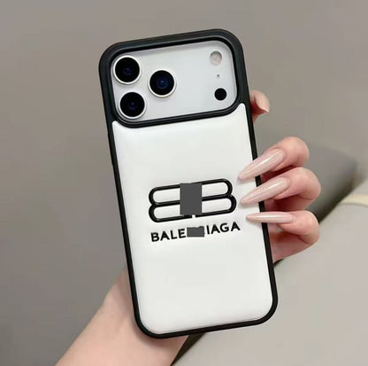 スマホケース  高級感レザー スマホケース  ダブルB  耐衝撃・防振性能に優れ、高級感あふれるスマホケースで、iPhone14~17 に対応