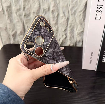 スマホケース  高級感メッキ加工 スマホケース   ダブルV  耐衝撃・防振性能に優れ、高級感あふれるスマホケースで、iPhone12~17 に対応