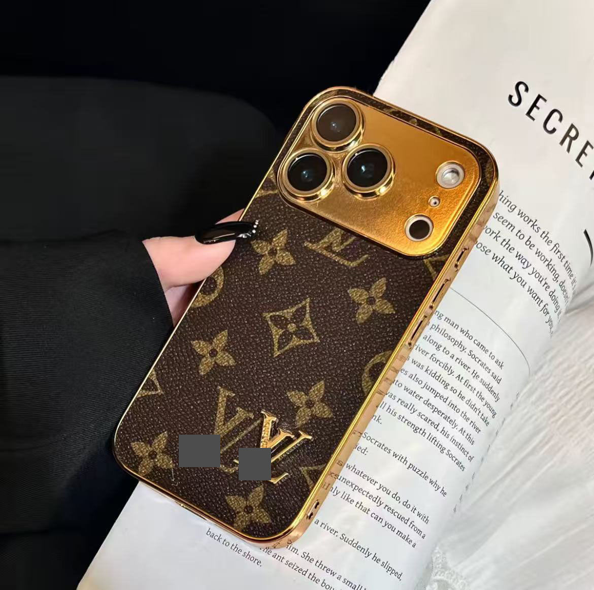 スマホケース  高級感メッキ加工 スマホケース  ダブルVL  ダブルＧ  耐衝撃・防振性能に優れ、高級感あふれるスマホケースで、iPhone に対応