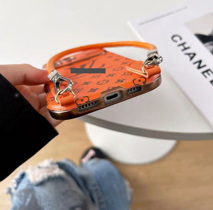 スマホケース  高級感ストラップ付きスマホケース   ダブルV  耐衝撃・防振性能に優れ、高級感あふれるスマホケースで、iPhone14~17 に対応