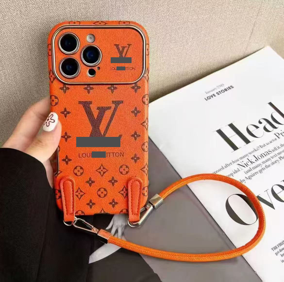 スマホケース  高級感ストラップ付きスマホケース   ダブルV  耐衝撃・防振性能に優れ、高級感あふれるスマホケースで、iPhone14~17 に対応