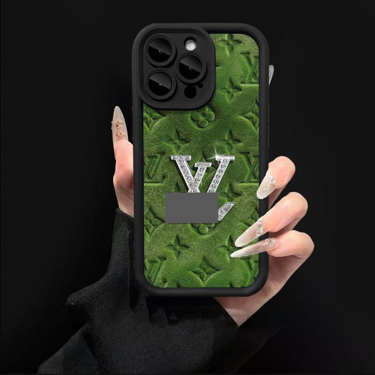 スマホケース  高級感ブレスレットを付き  ダブルV  耐衝撃・防振性能に優れ、高級感あふれるスマホケースで、iPhone11~17 に対応