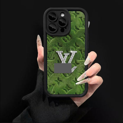 スマホケース  高級感ブレスレットを付き  ダブルV  耐衝撃・防振性能に優れ、高級感あふれるスマホケースで、iPhone11~17 に対応